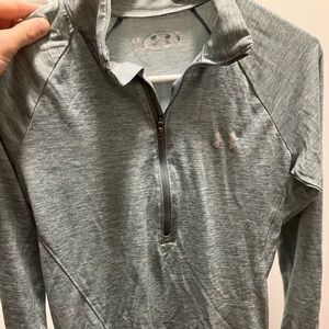 Women’s Under Armour heat gear half zip long sleeve top